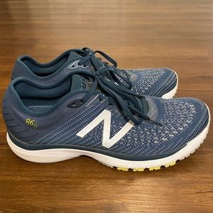 New Balance Mens 860 running shoes
